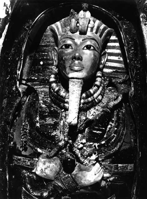 The Hidden Details in King Tut’s Funerary Mask We Completely Missed